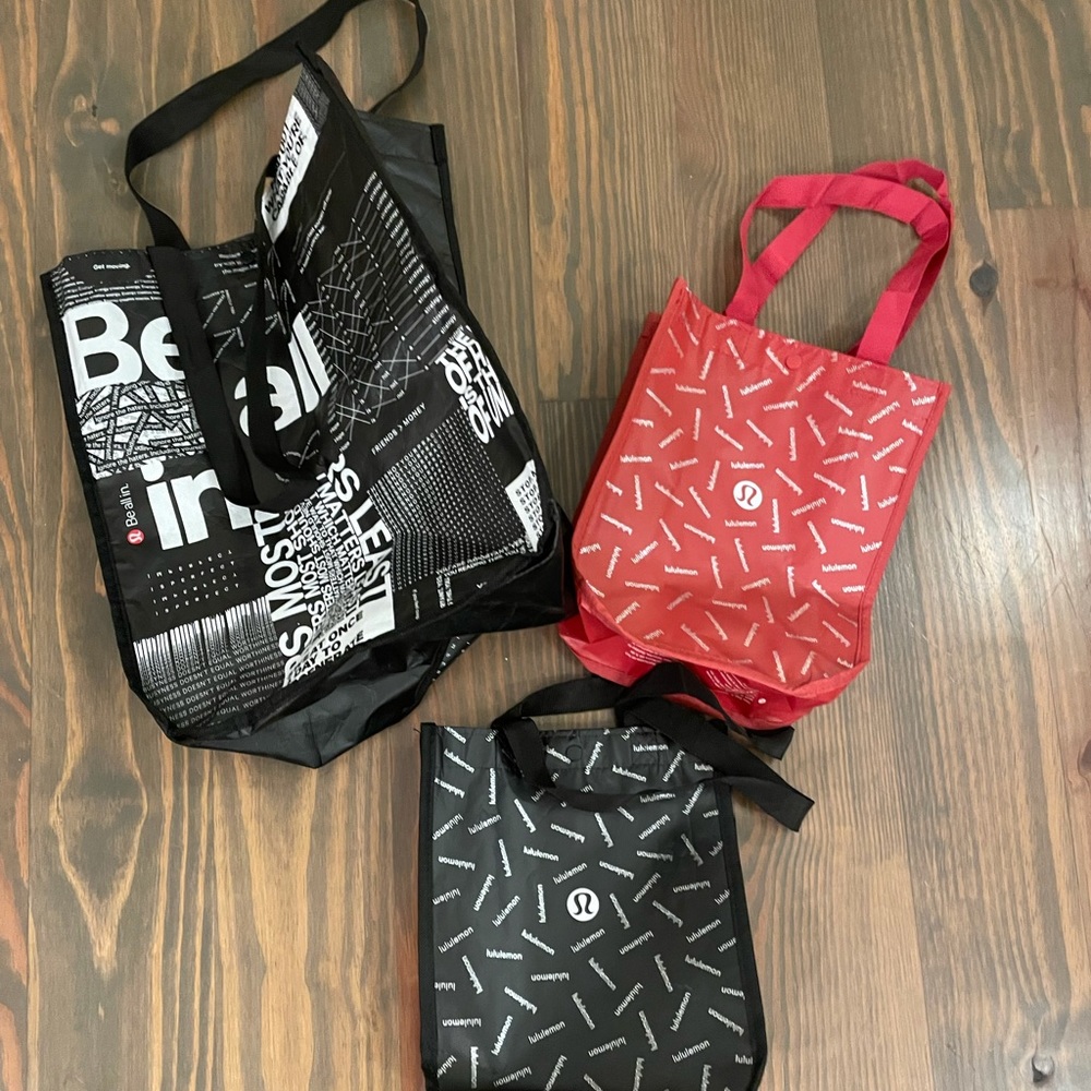 Lululemon reusable bags